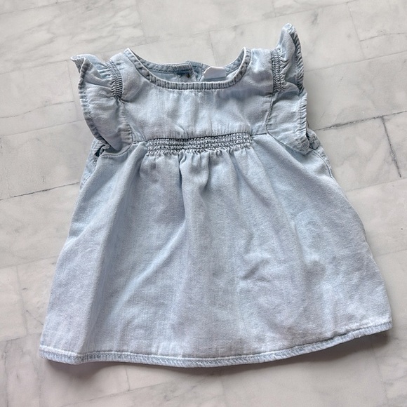 Gap Flutter Sleeve Chambray Top for Baby Girls - Picture 1 of 8